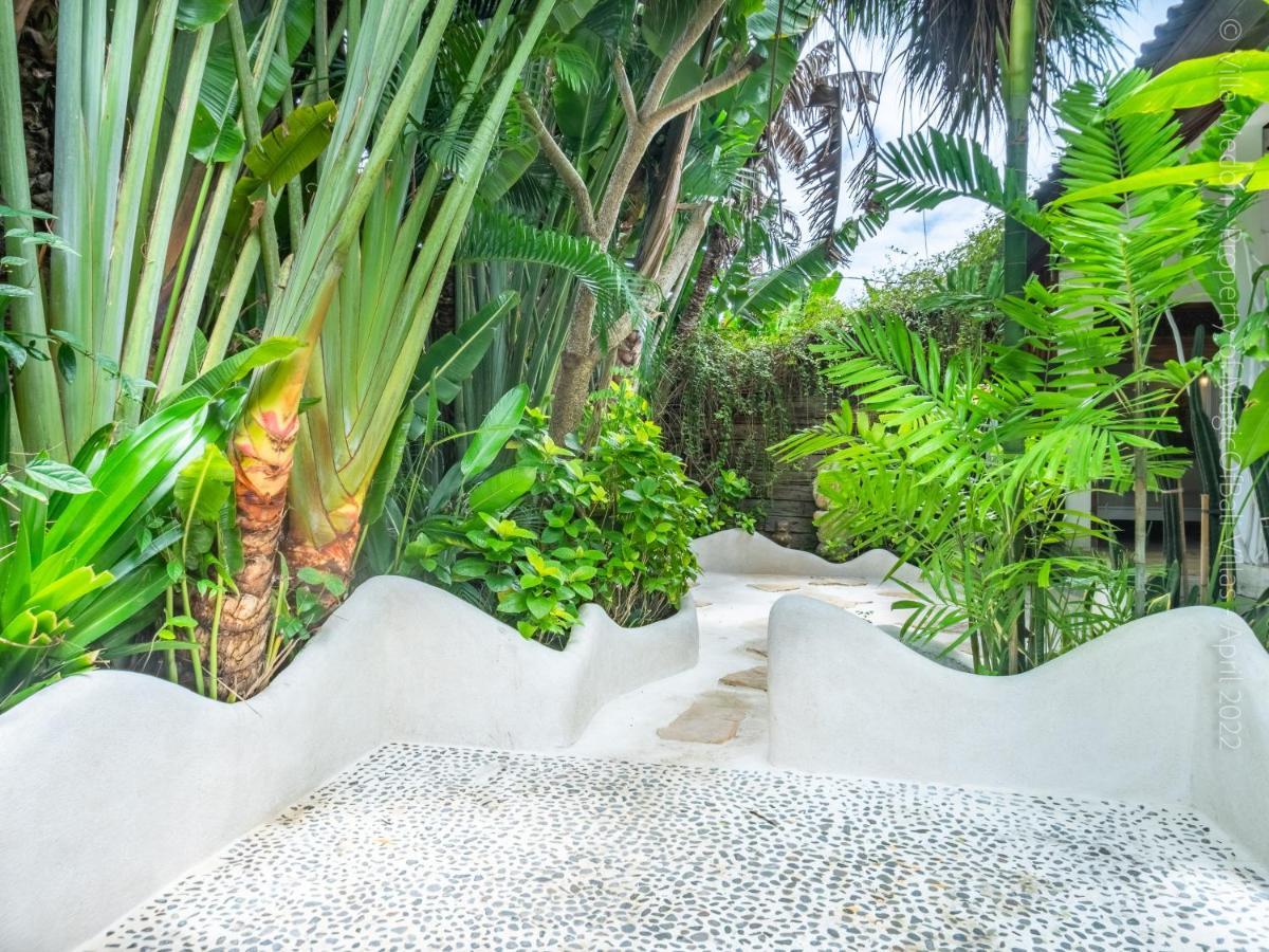 Villa Enjoy - Seminyak Center Exterior foto